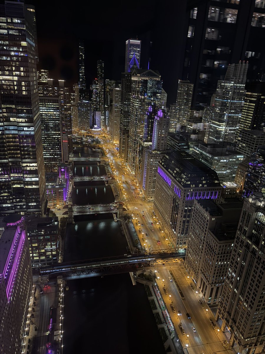 BreadWinneh's tweet image. Fuck it, the first 1,000 people to interact win.