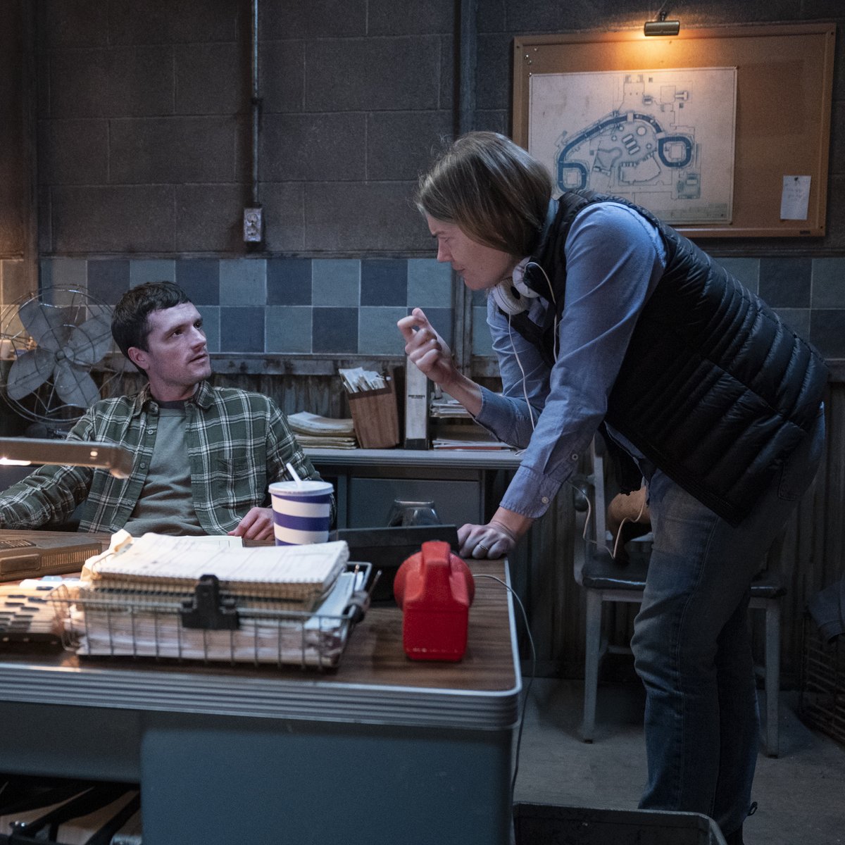 JonnyBlox's tweet image. Director Emma Tammi feels "really proud" of standing by the choice to make ‘FIVE NIGHTS AT FREDDY’S 2’ for the fans, saying "it's really a decision we all stand behind."

“It really was a choice from the get-go to try to really put fan service first and foremost as we were making…