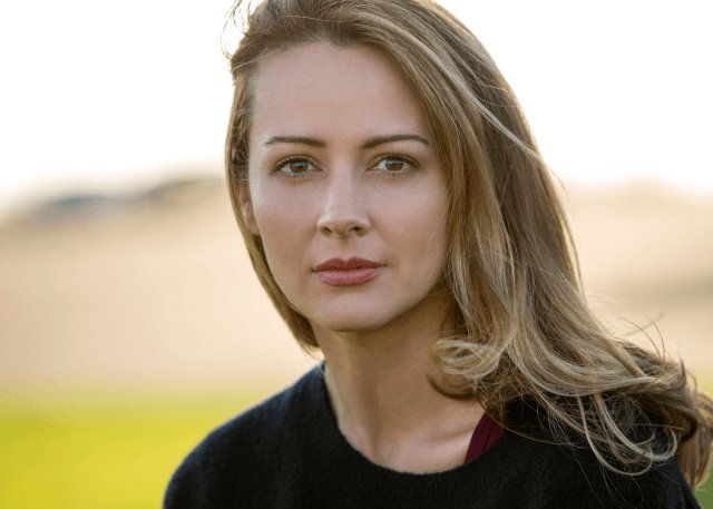 Vildan Atasever'in sonunda kime benzediğini buldum meğer Amy Acker'miş