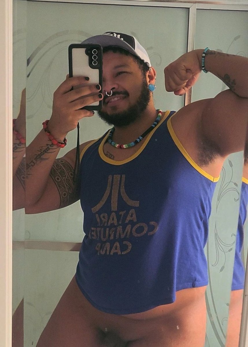 Korixili's tweet photo. Its more of a crop top than a tank now lol https://t.co/EFr5MJBgGa