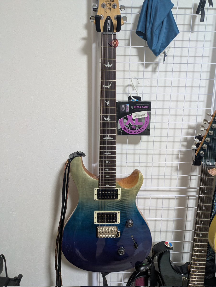 goza8goza9's tweet photo. 初のゾイドプラモデル作ってみました😀
基本メタリックで全塗装しました!
最後のはボーナスに浮かれて最近買ってしまったnew gearです😂笑
#ゾイド #zoids #realizemodel #ブレードライガー #prsse https://t.co/AOvpNh5Yq5