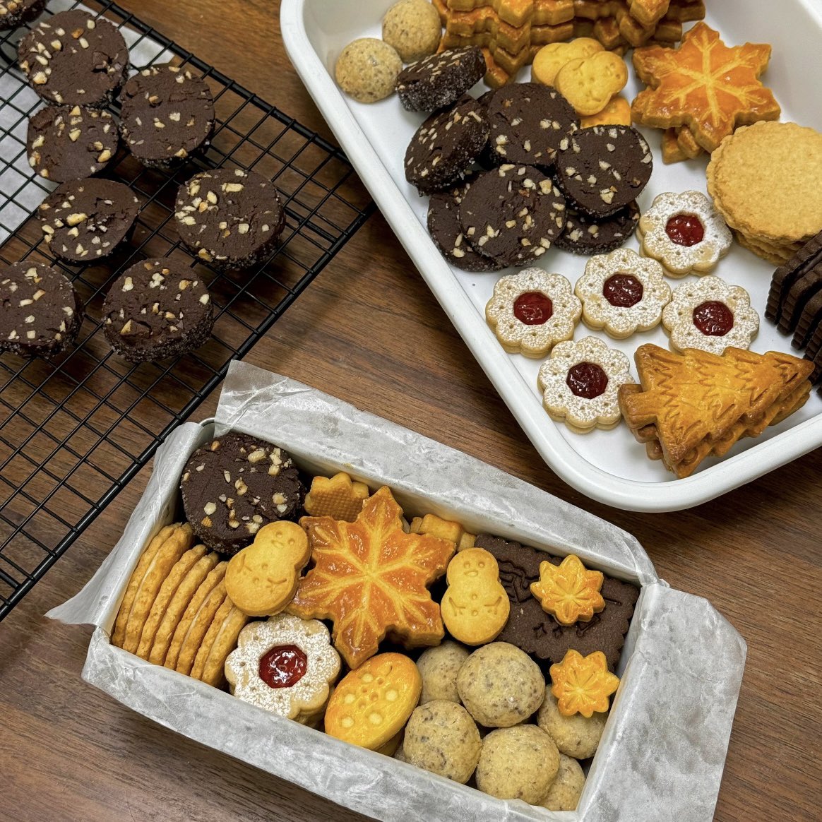 PerfectBlueRi's tweet image. My Christmas cookie box for you 🎄