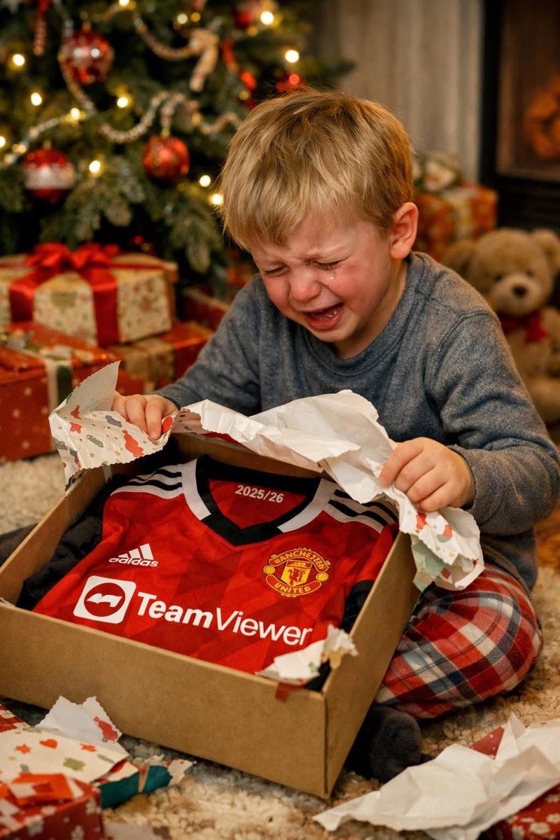 JATTSOPRANO316's tweet photo. Spare a thought for all the unfortunate children, excited to open their Christmas presents only to find a Man United shirt inside 😢 https://t.co/ejD8pKPKt1