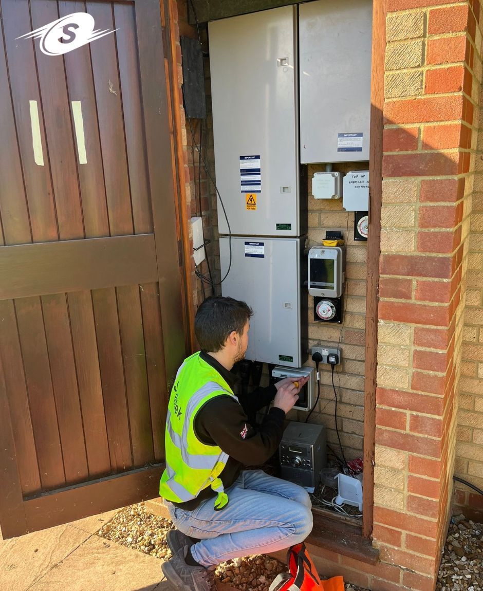 Turn excess solar into usable power any time of day. 🏠⚡

A battery storage solution can capture leftover solar energy and release it when you need it most, evening, peak-times or when electricity costs spike. 

Great for maximising your investment and going green.