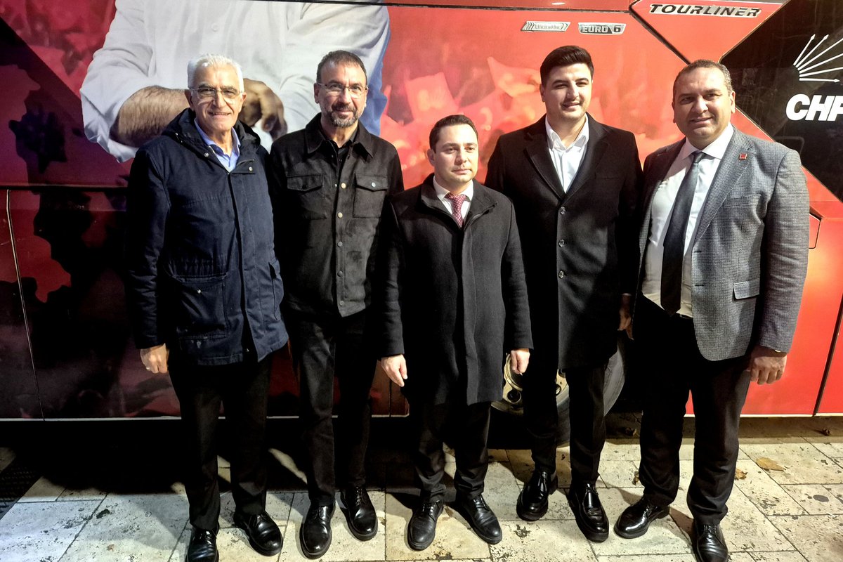 Yılın son mitinginde, alanı dolduran binlerce kişinin coşkulu sesi,  bu sefer Kağıthane'den yükseldi...
#CHP 
#milletiradesinesahipçıkıyor