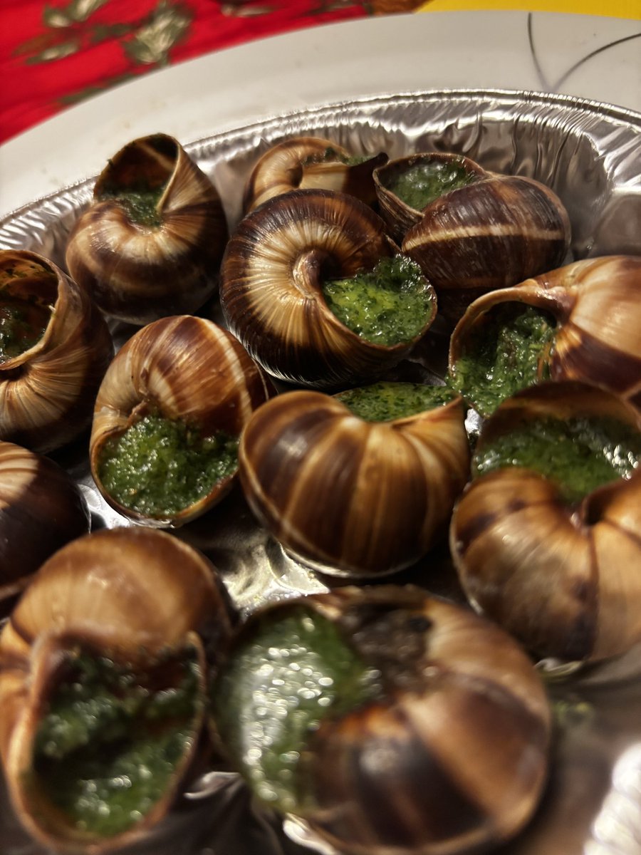 CaroleQuintaine's tweet image. La sauce des escargots c’est intestable 🥹