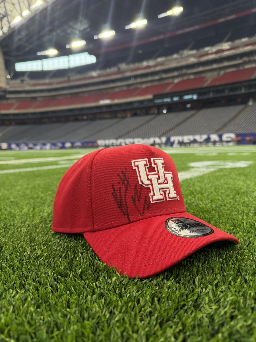 LSSEtexans's tweet image. Comment your game pick below for a chance to win a signed hat from current @houstontexans CB and former @uhcougarfb Ajani Carter ‼️