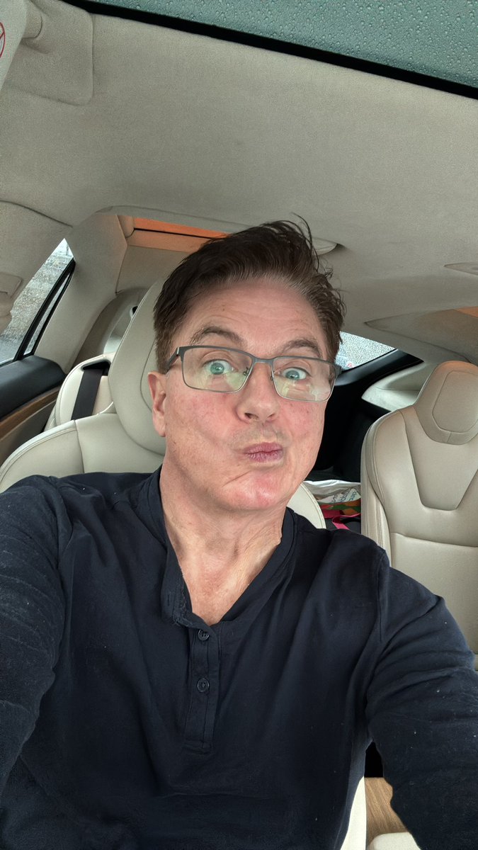 John Barrowman MBE tweet media