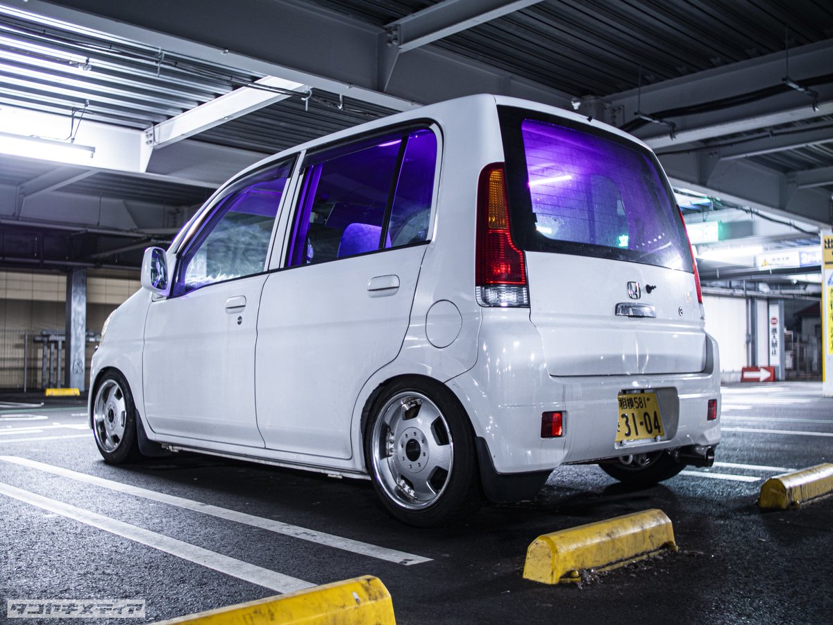 遂に足車のjb1も弄り始めてしまった
外装
・ユーロライン 6J
・ワンオフ車高調
・社外ラテラルロッド
内装
・ドンキ&amp;友達の余り物

あとはエアロが欲しい笑