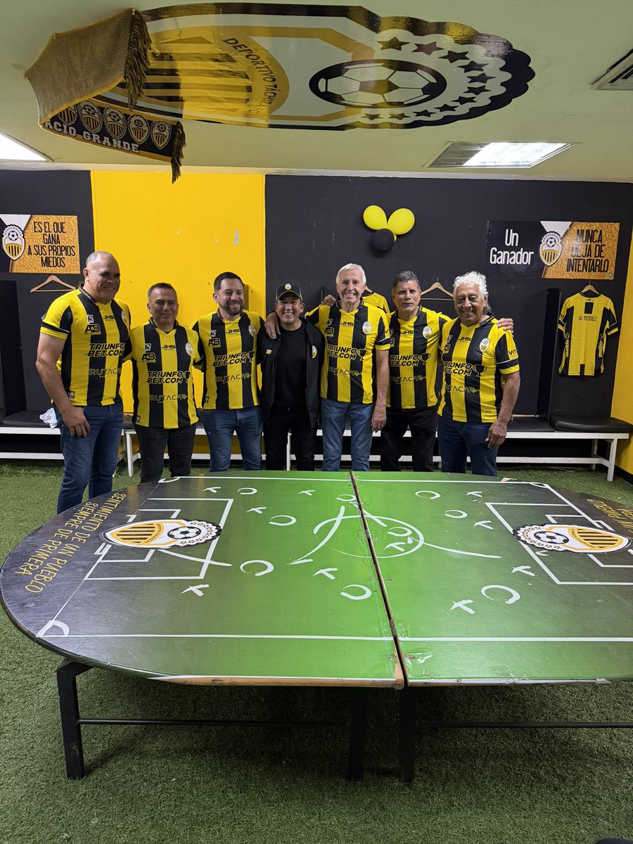 Historia Aurinegra 💛🖤
<a href="/gerzonchacon/">Gerzon Chacon</a> <a href="/LaureanoJaimes8/">Laureano Jaimes</a> 
pollo Hernández, <a href="/patongonzalez3/">JOSE F. GONZALEZ</a> ,Daniel Francovig, el Negro Miguel Oswaldo,  hoy 24/12  en la grabación de la presentación de la camiseta  temporada 2026.