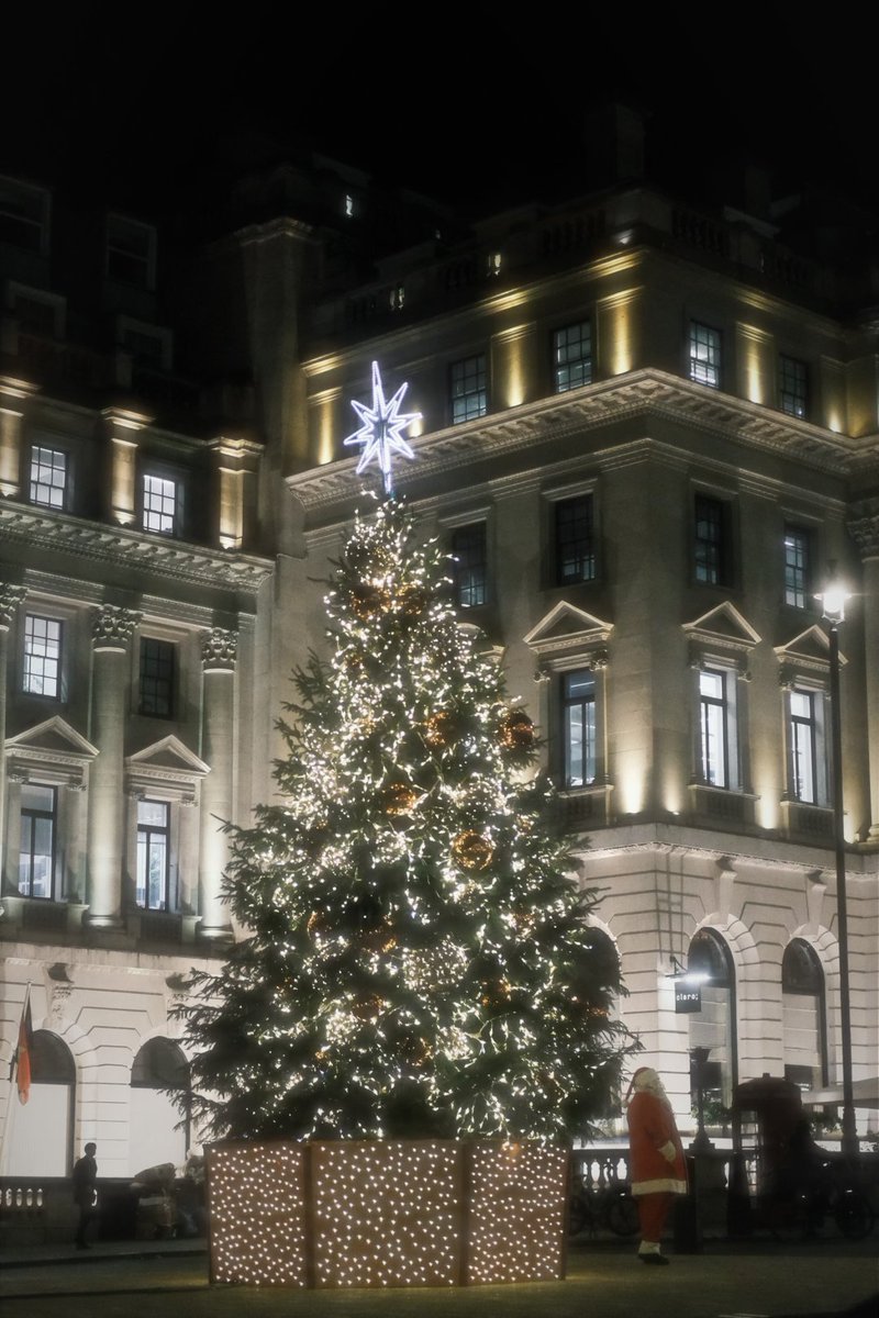 Rubykxzu's tweet image. 🎄 Merry Christmas everyone 2025! Rest well and dream sweet tonight.