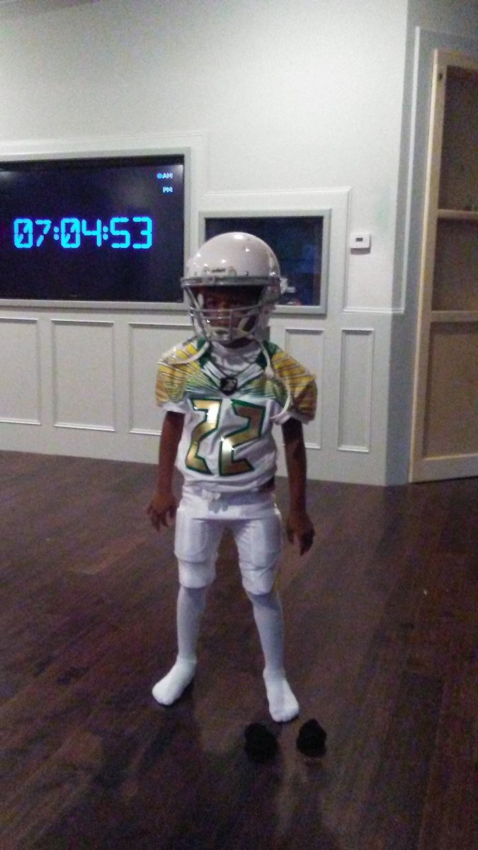 OriginalTShaw's tweet image. Happy Birthday to our Christmas Eve baby @ShawTrysten ..We have spent 17yrs watching you grow into the extremely intelligent young man you are. Be Blessed, but most importantly, be a Blessing .
Love Tha Parents