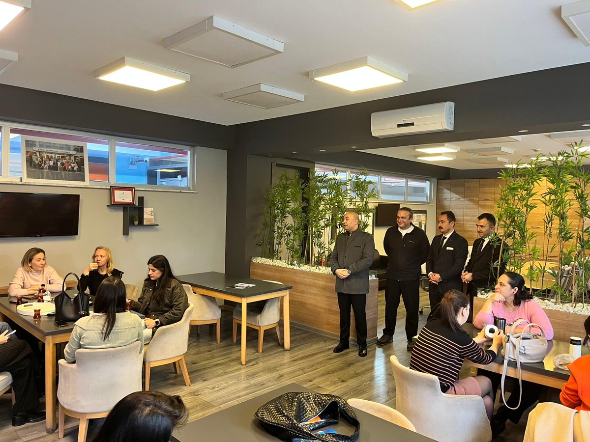 Sendikal ziyaretler kapsamında bugün Eyüpsultan ilçemizde;
🇹🇷Nejat Sabuncu İlkokulu
🇹🇷Kemerburgaz Halis Kutmangil Mesleki ve Teknik Anadolu Lisesi
🇹🇷Ragıp Kutmangil İlkokulu
🇹🇷Turgut Özal Ortaokulu
🇹🇷Kemerburgaz Şehit  Sinan Şen  Ortaokulu

Öğretmenler odalarını ziyaret ettik.