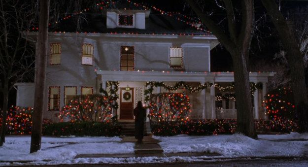 cinevow's tweet photo. Sandra Bullock and Bill Pullman in While You Were Sleeping, 1995 https://t.co/Y8fkSzvd0i