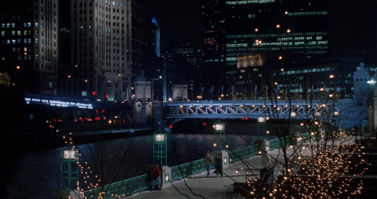 cinevow's tweet photo. Sandra Bullock and Bill Pullman in While You Were Sleeping, 1995 https://t.co/Y8fkSzvd0i