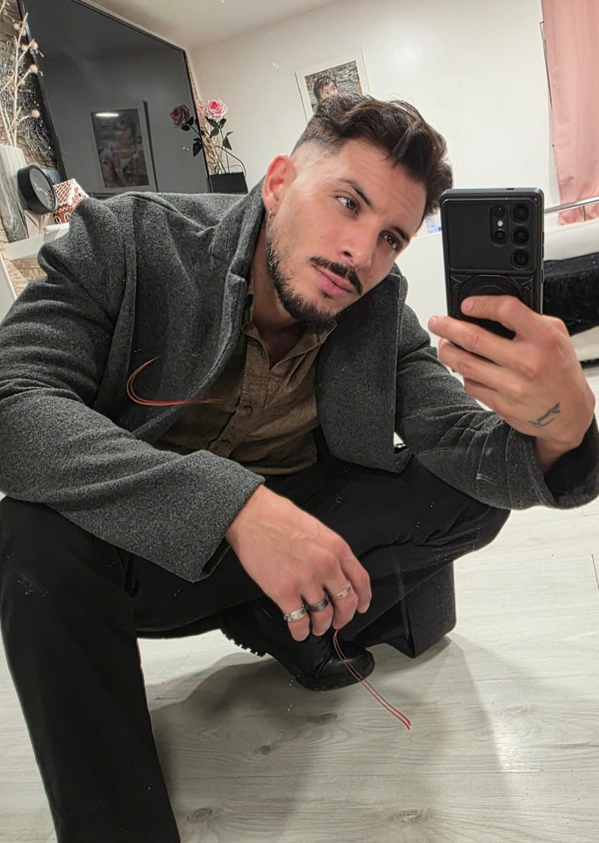 ¡¡¡Feliz nochebuena familia!!!
Pasar una buena noche con todos vuestros familiares.
Un beso muy grande y os agradezco de corazón el apoyo que me estáis dando.
Os quiero familia!!!!❤️❤️❤️❤️❤️
#teampinchitos #cristian #MerryChristmas #Nochebuena2025