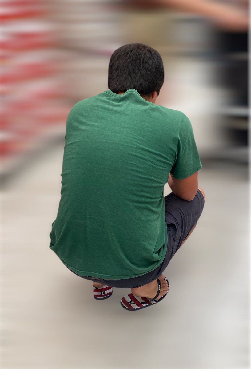FullHardy05's tweet photo. While shopping today, I saw this guy wearing Hurley flip-flops with the flag on, so I took advantage of the situation and stood behind him in line to pay… and I took some pictures too! 🥵🩴

#feet #malefeet #flipflops #feetflops #malefeetfetish #meninflipflops #flipflopsfetish https://t.co/H33ZqU2ihx