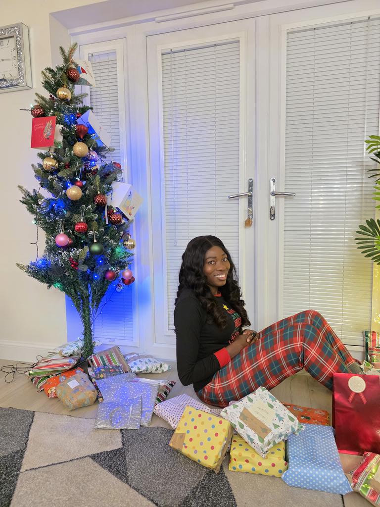 ireteeh's tweet image. Merry Christmas from Dr Akerele ♥️