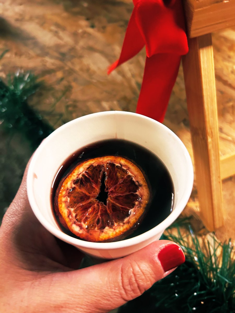 🎄🎄🎄

Glögg • Mulled wine🍷