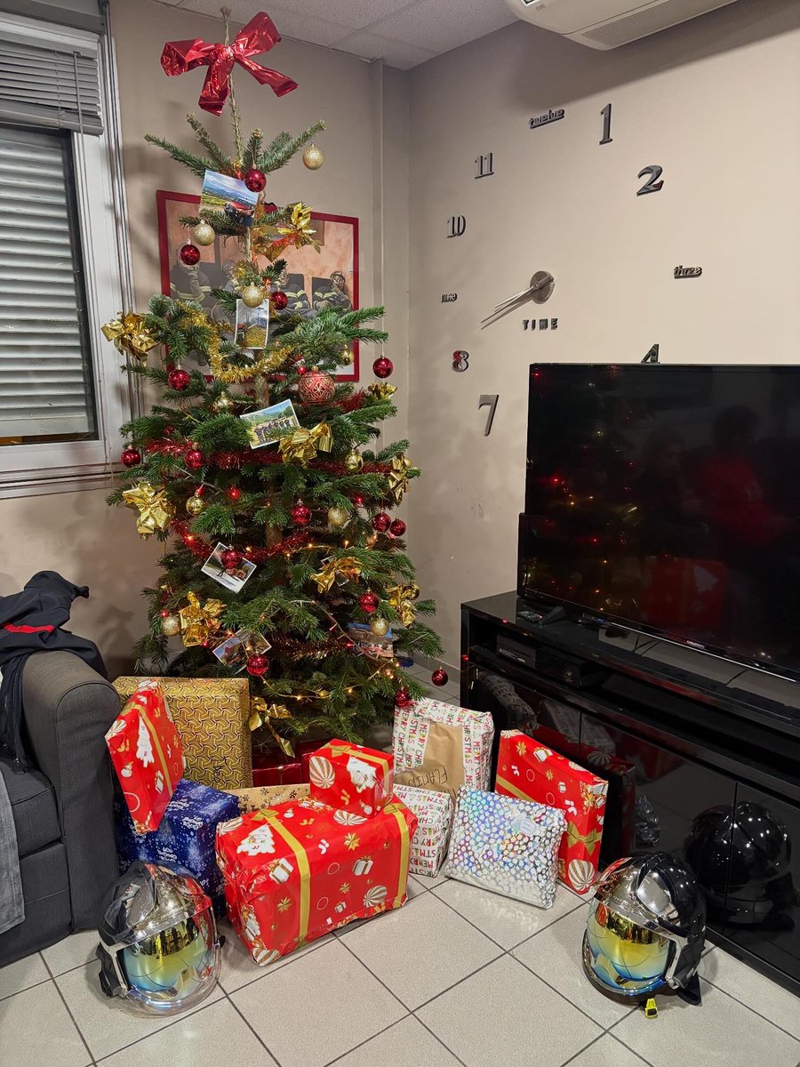 CS_Culoz's tweet photo. 🚒JOYEUX NOËL🎅🏼
Les sapeurs-pompiers de Culoz-Béon vous souhaitent un merveilleux réveillons de Noël 🙏🏼
Profitez de vos proches et soyez gâtés 🎁 https://t.co/5gZpiE3Wkk