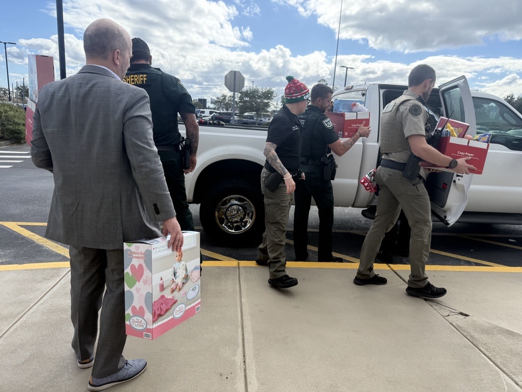 In the spirit of giving, we donated $1,000 worth of toys to the Volusia County Sheriff’s Youth Foundation in support of our local community. 

Thanks to our employees and guests who made this toy drive possible! 🎄🎁 

Happy Holidays from Daytona Beach and Orange City Poker! ♠️♦️
