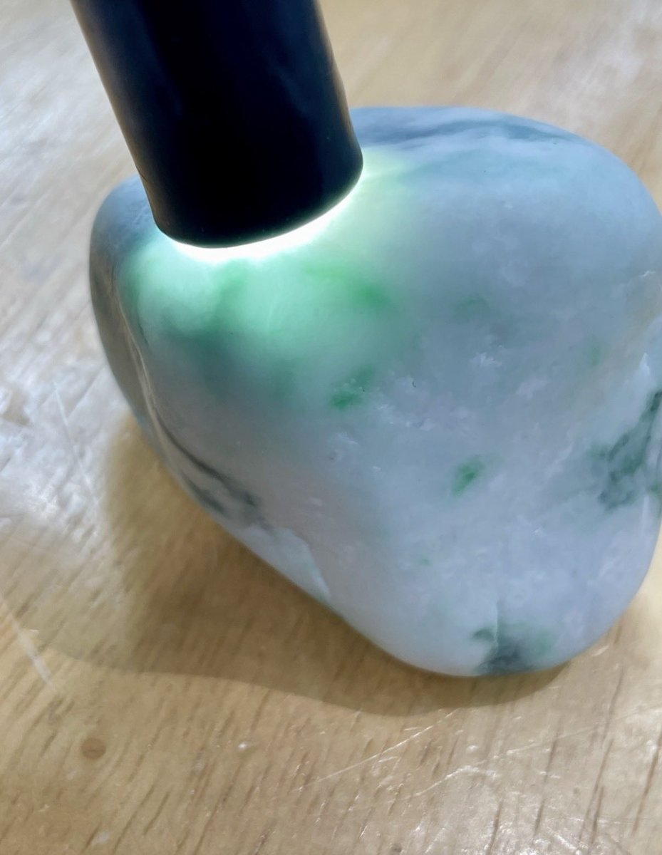 今日のヒスイは、 なんだかんだで原点回避、 「白地に緑（翠）アップル