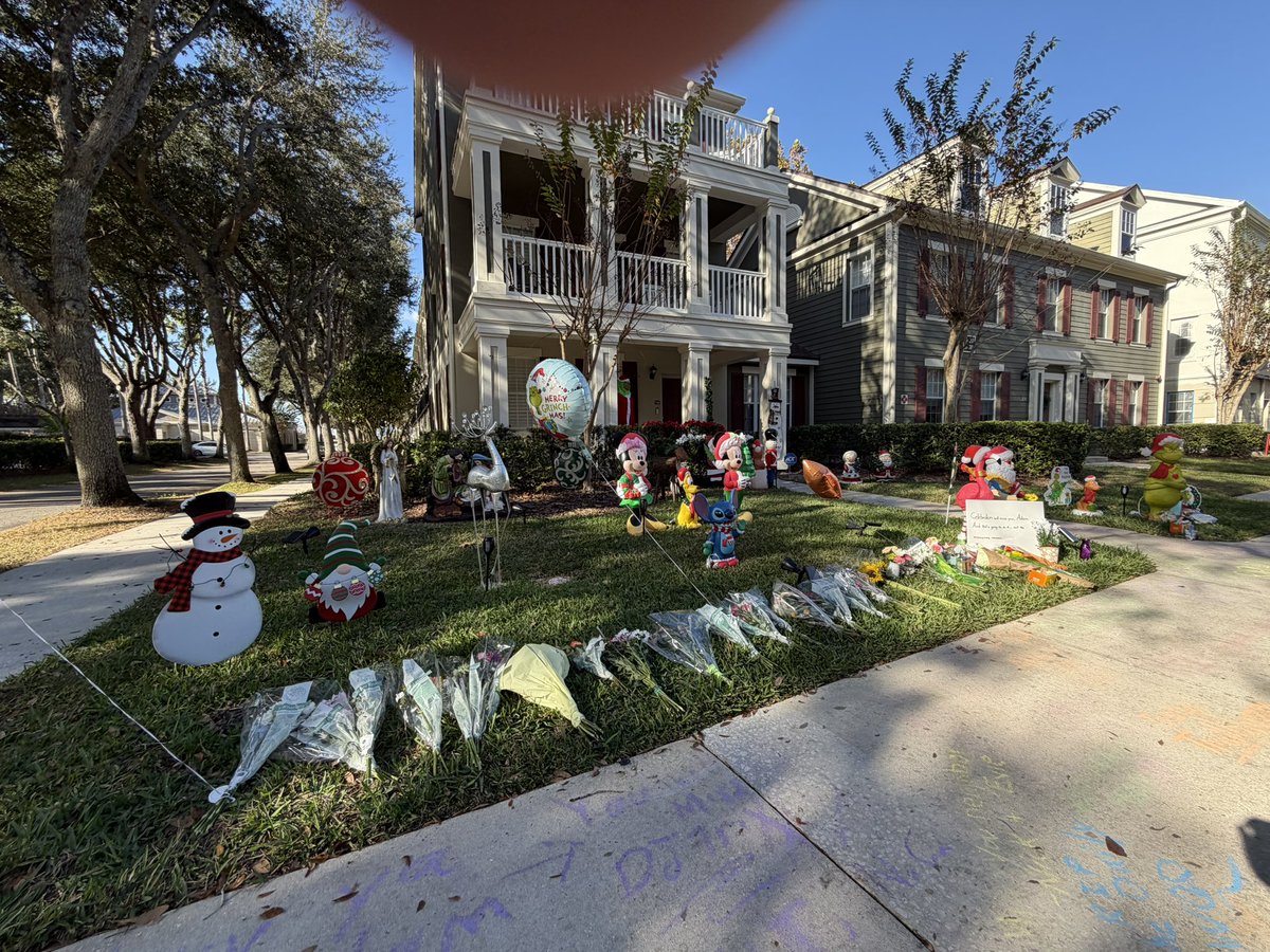 _RyanElliott's tweet image. R.I.P Adam The Woo #adamthewoo