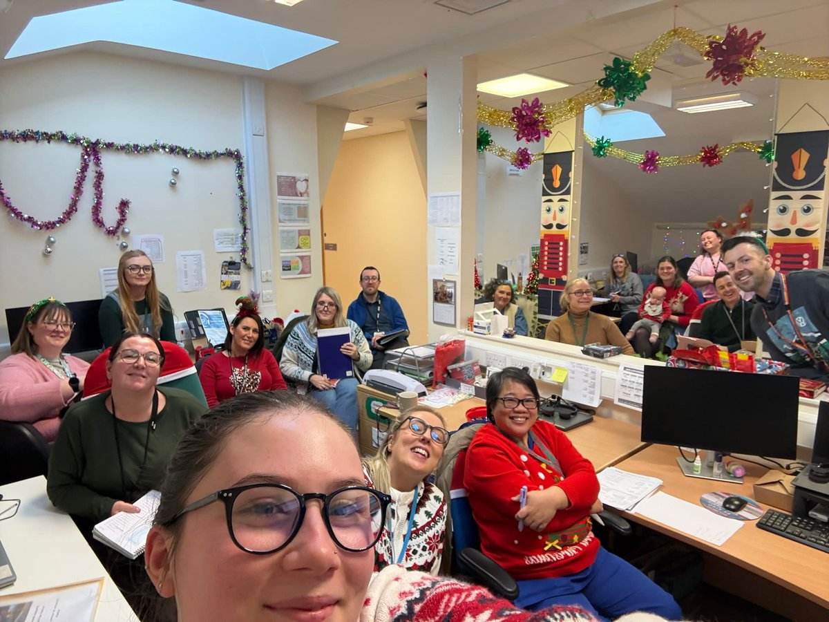 SWJoshCM's tweet image. Merry Christmas from JDT. I hope everyone manages to have a good festive break. Those working, thank you 🙏🏻 and those resting, thank you 🙏🏻 also, you’ve earned it too.
See you in 2026, if not before 🎄🥂