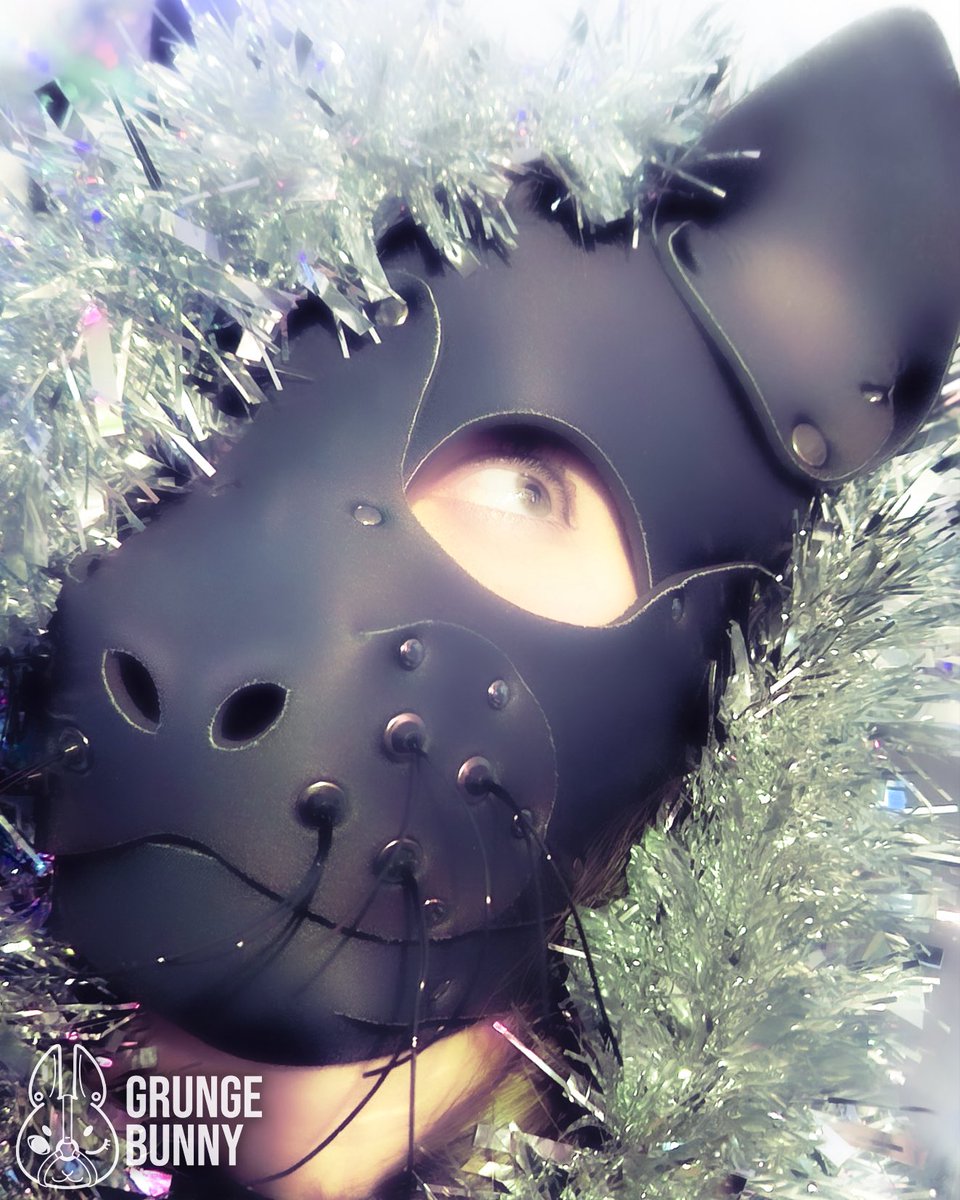 Merry Kitmas Folks!!!! Kitties are here! 🙀🐈‍⬛💞🎄

So many of you have been looking forward to cat hoods for ages - I thought it was time to share a teaser image of our new kitties as a little Xmas gift! A variety of feline hoods will be available in the first quarter of 2026 :3