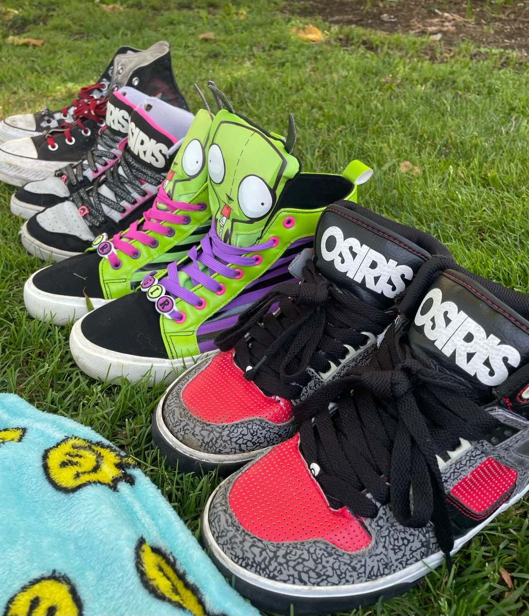 XxPOSERxX tweet media