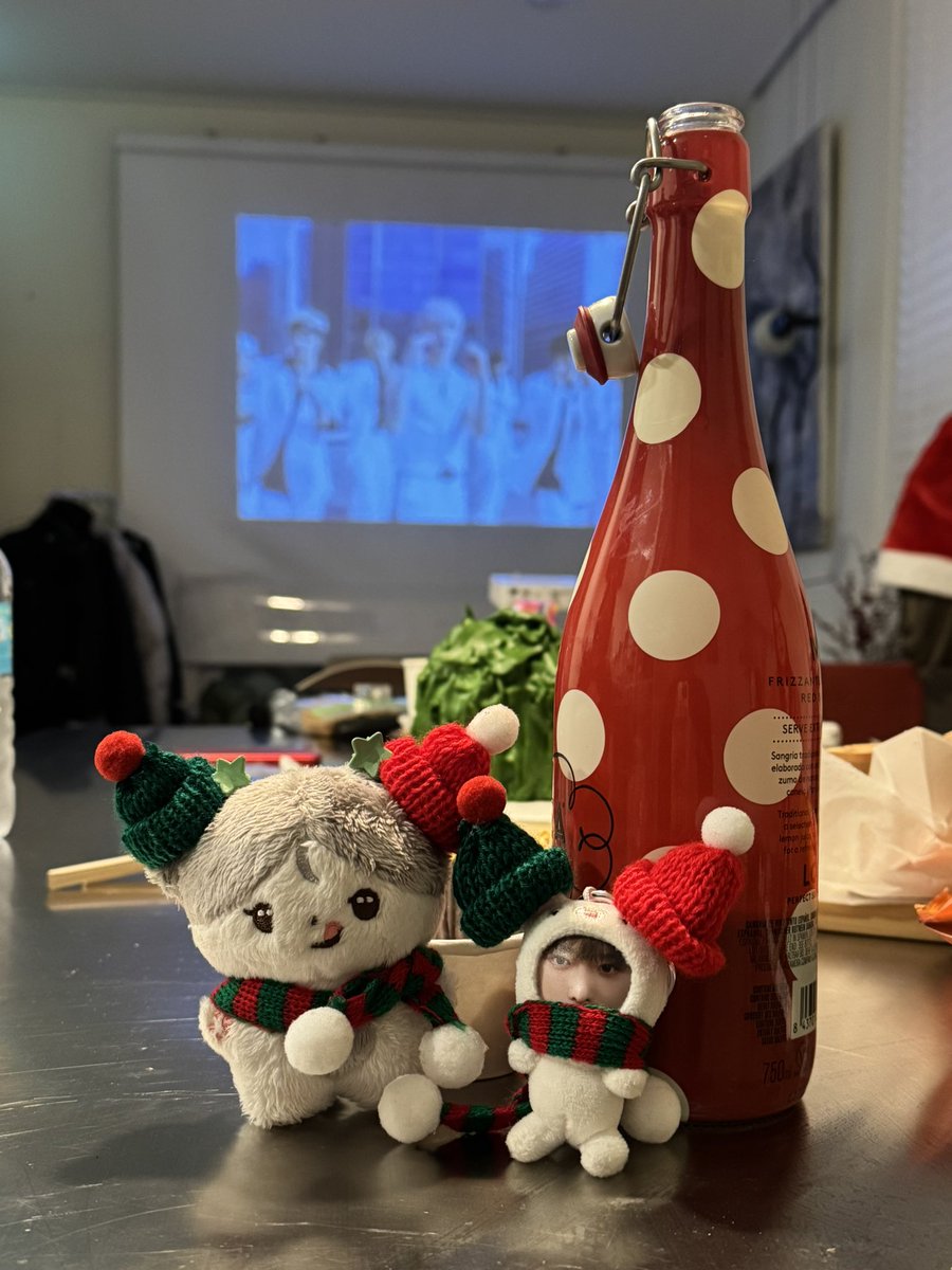 *  🎈 *    🏀.   🌛      *     .   * ✨     .   *
    .      🧸       *   .    * . 🌟  .   ☄️

*  .   💜 . 𝑴𝒆𝒓𝒓𝒚 𝑪𝒉𝒓𝒊𝒔𝒕𝒎𝒂𝒔,  🎅🏻*.   ⛄️

✨  *.   ❄️*      *    💫.    *.      *   . 🌈
    .   🎄      *     . * .    .❤️ *.  . 🌱 *