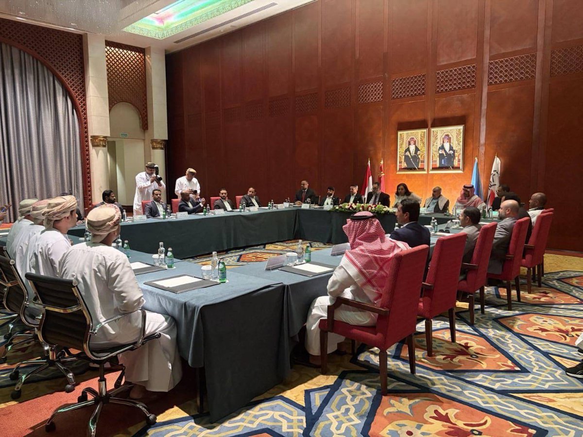 واحدة من اللحظات النادرة في التنسيق بين بلدين خليجيين.. 48 ساعة و 7 محطات من المباحثات المكثفة سياسيًّا ودفاعيًّا واقتصاديًّا بين السعودية وعمان

«الشرق الأوسط»

📌 الإثنين، وزير خارجية #السعودية ونظيره العماني يعقدان الاجتماع الثالث لمجلس التنسيق السعودي - العماني

📌 الثلاثاء،