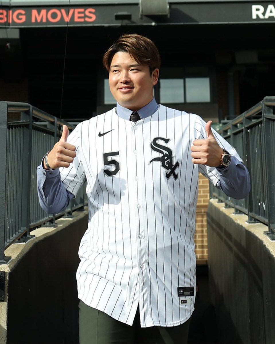 ChiSoxFanMike's tweet image. Fill in the blank:

Munetaka Murakami will hit ___ home runs for the White Sox in 2026.
