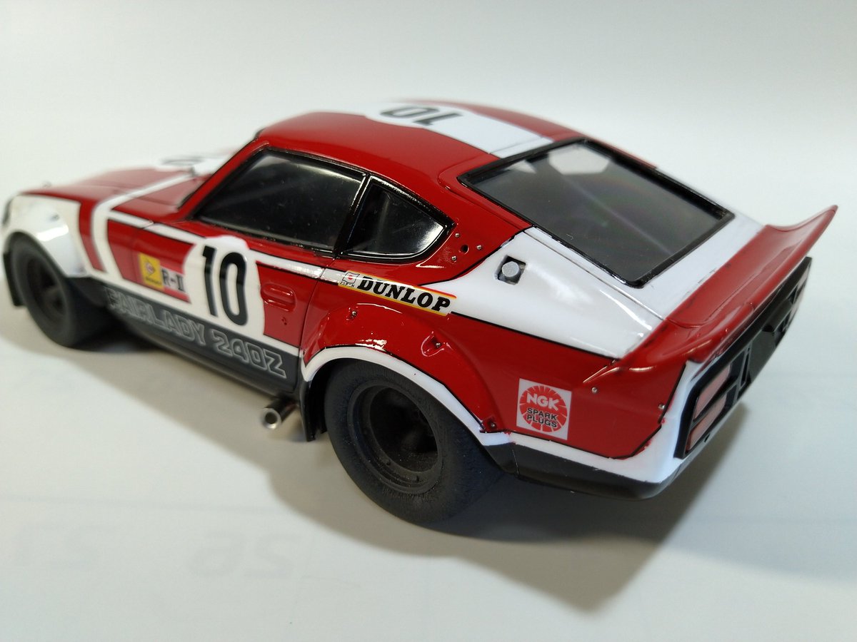 【入手困難品】✡️怪獣レーサーズ ゼットン＆UFO(黒成型/白・オレンジ塗装) 日産フェアレディZ '73富士1000kmレース アオシマのキットがベース