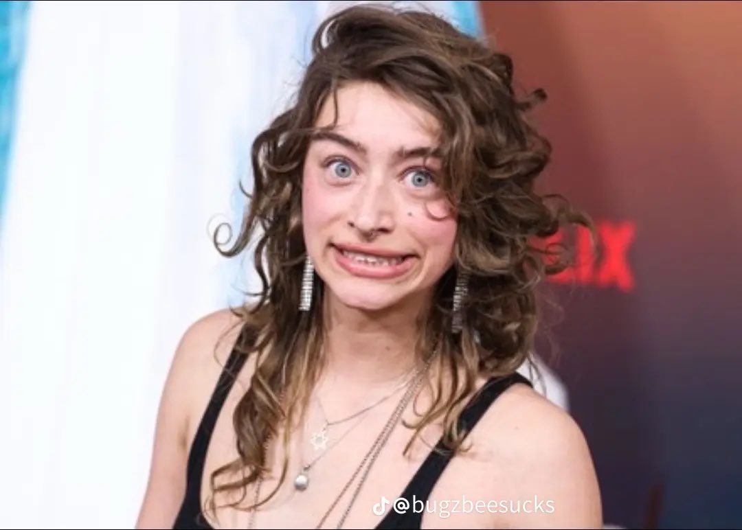 lovepulsars's tweet image. closing manager at an ice rink on christmas eve