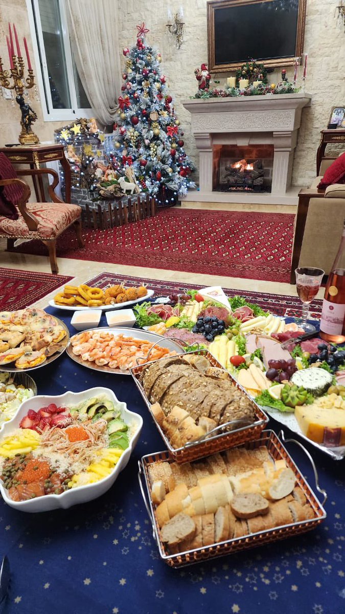 ChaarGeorge's tweet photo. merry christmas🌲🌲 https://t.co/UaCKlcaxqo