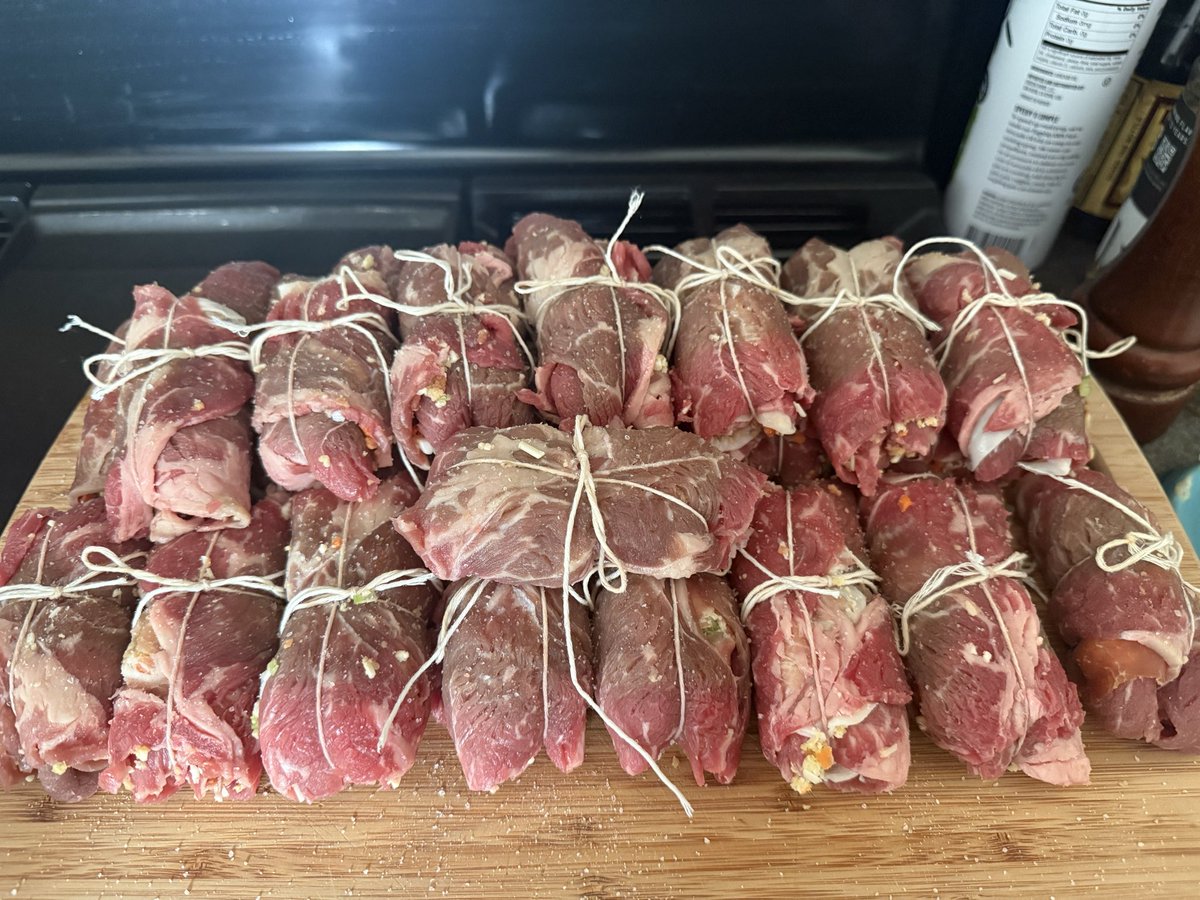 whopsauce13's tweet photo. It may seem like I just come here to talk shit, but your boy can burn too 😮‍💨😮‍💨 🇮🇹🇮🇹 #Braciole #ChristmasEve https://t.co/MNGFsHiTOL
