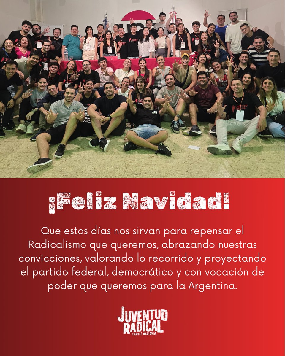 jrnacional's tweet image. Encontrarnos, reflexionar y pensar juntos un radicalismo que vuelva a enamorar, que convoque a la sociedad y que tenga un proyecto para una Argentina moderna, desarrollada  y solidaria.

¡Felices fiestas! ✨