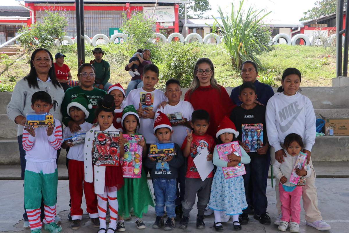 [CHACO]
Junto a la Dirección Distrital 15D02, participamos en el programa navideño de la EEGB Gustavo Adolfo Bécquer. Fue una jornada de alegría y tradición que permitió fortalecer los vínculos con los estudiantes y docentes en estas fechas tan especiales. 🎄✨
#ElNuevoEcuador
