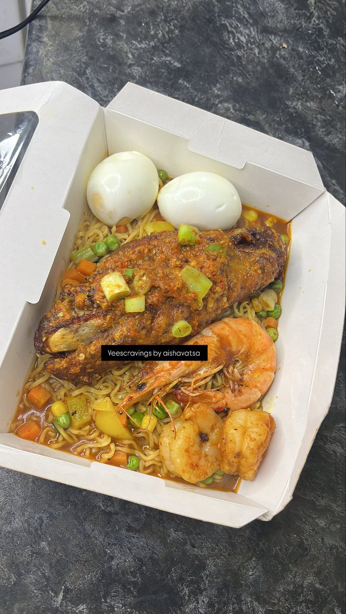 veescravings's tweet photo. noodles with turkey, egg and shrimps https://t.co/ZRKrmDHcdU