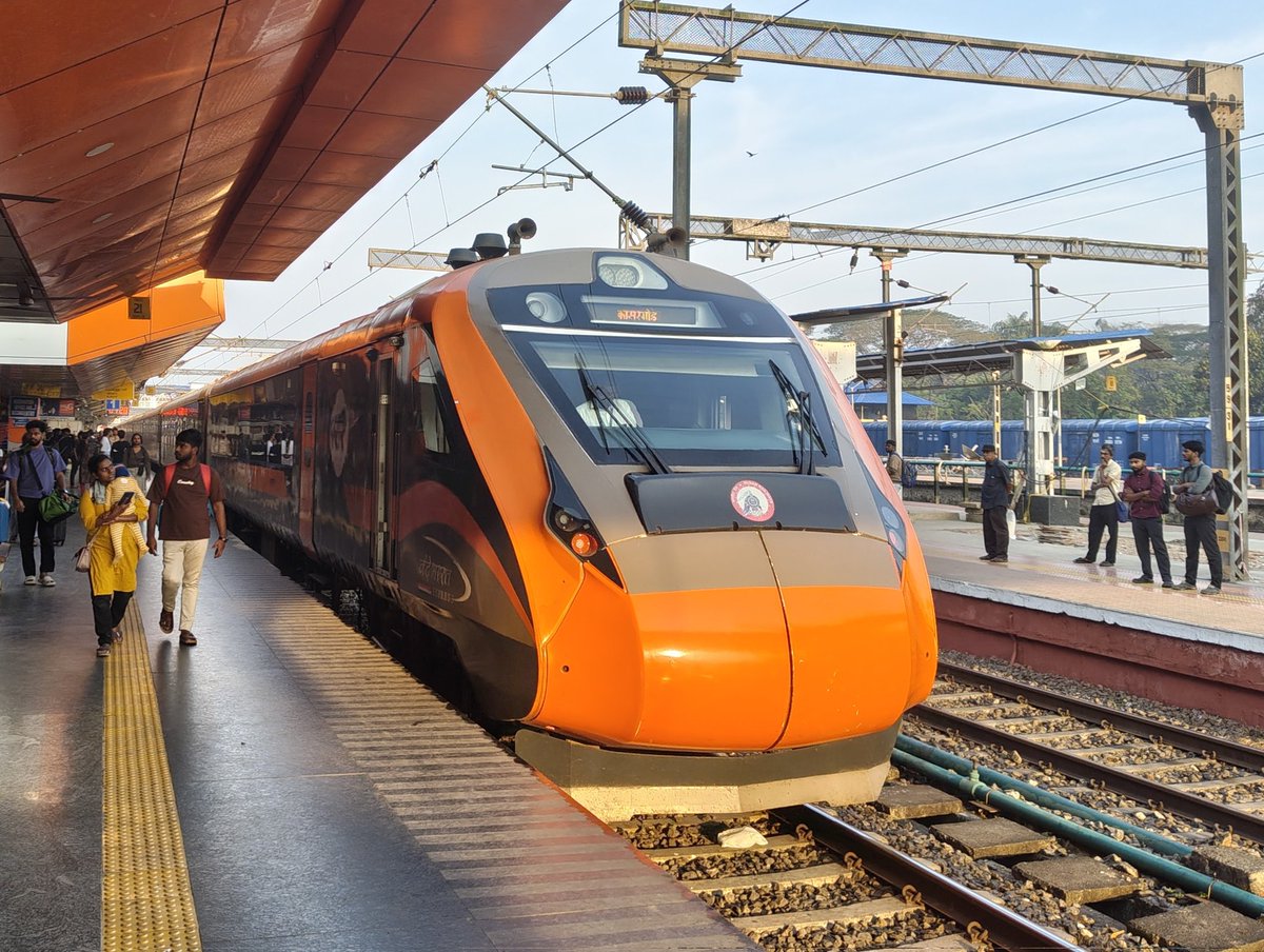 vadakkus tweet media