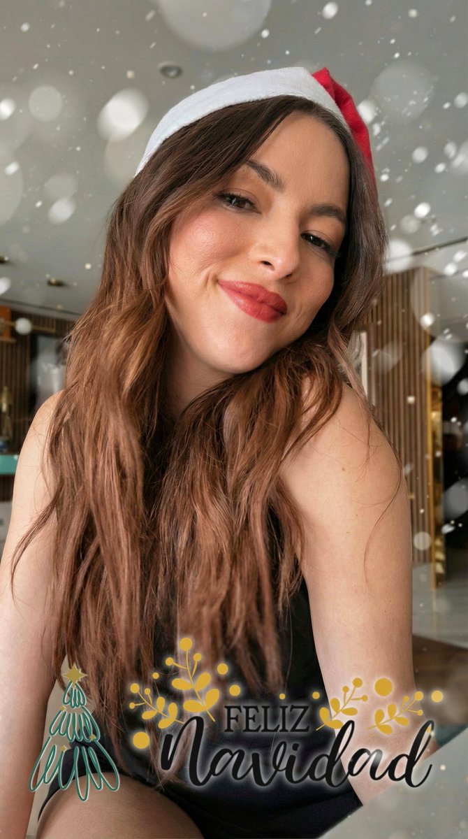 francmoreno_'s tweet photo. @PatyCantu 🎅🎄 Feliz Navidad 🎄🎅 a toda la #FanFamilia 🎁🤍❤️🤍❤️🎁 https://t.co/IqCNeuKfW3