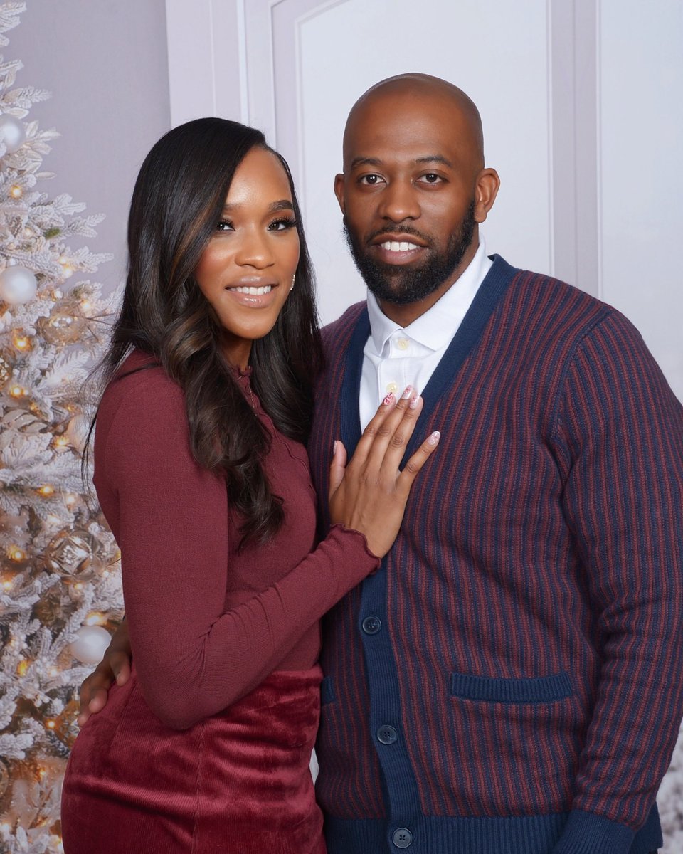 koachamey's tweet photo. Family is the only gift that never loses its value. Merry Christmas from our tribe to yours.
#BlackLove #FamilyFirst #MarriageGoals #Legacy #ChristmasMorning #BlackExcellence https://t.co/e5OQEq6c8v