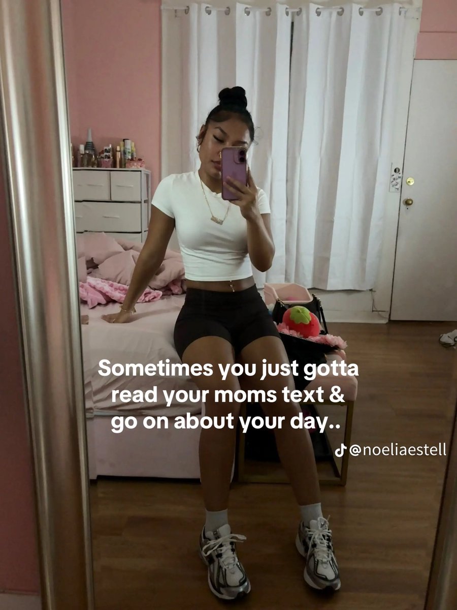 heyyitsjanea's tweet image. idk girl i might be with mom on this one 😭😭