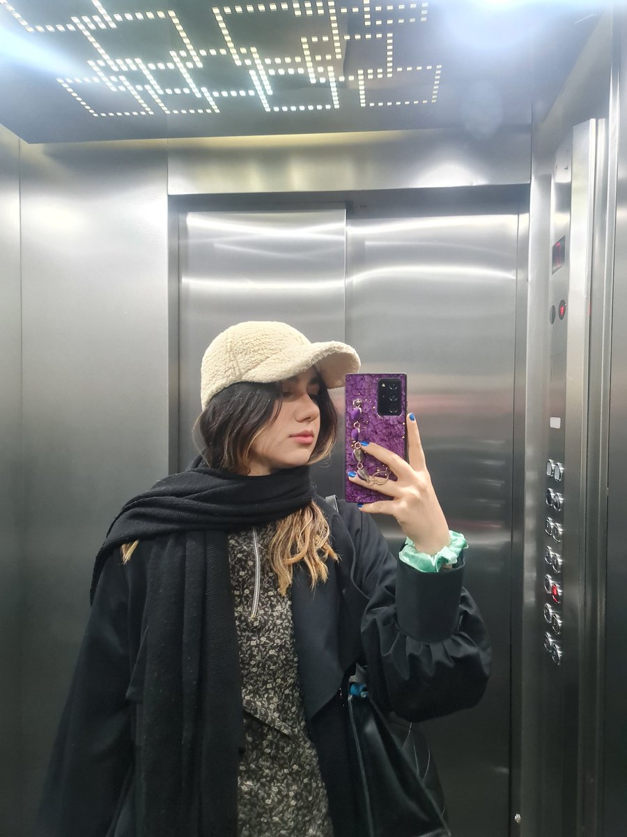 bexylaluna's tweet photo. After work ... tired as f...ck https://t.co/ILIK7yonn6