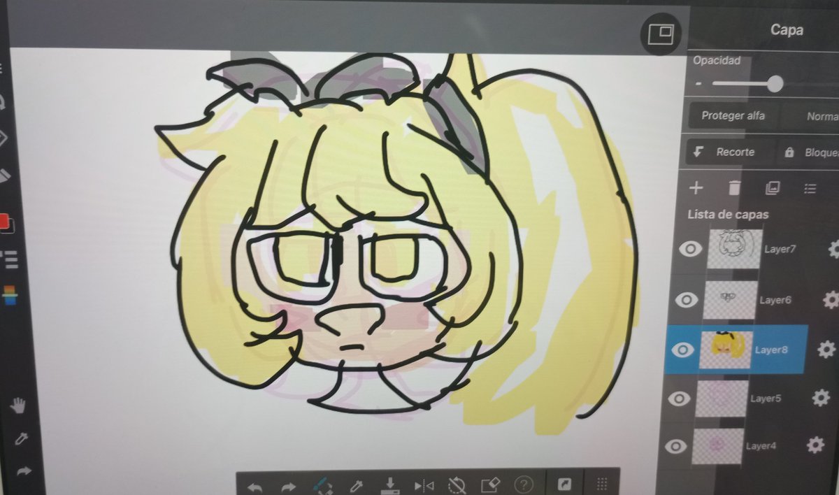 SamLFlower's tweet image. Recientemente estoy tratando de aprender a dibujar, no se que mierda hice
Por favor díganme que al menos se parece a Akita Neru!