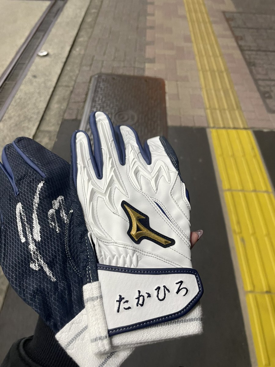さ tweet media