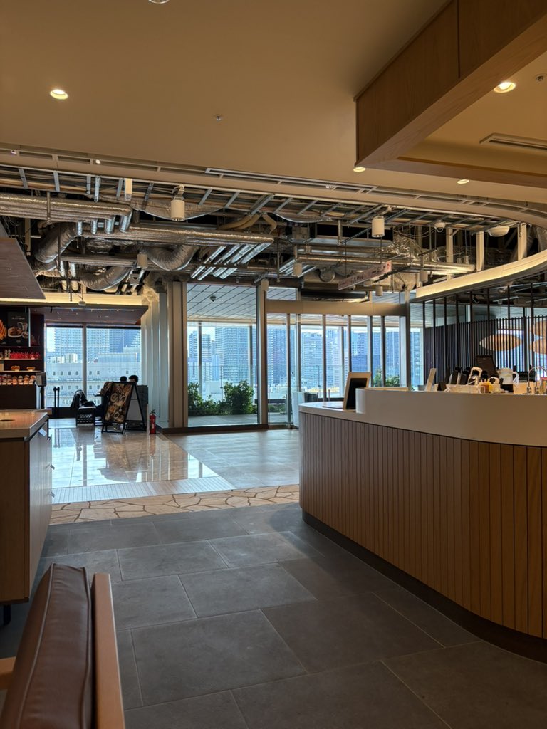 全体開店前のニュウマン高輪。
程よい混み感でよい。