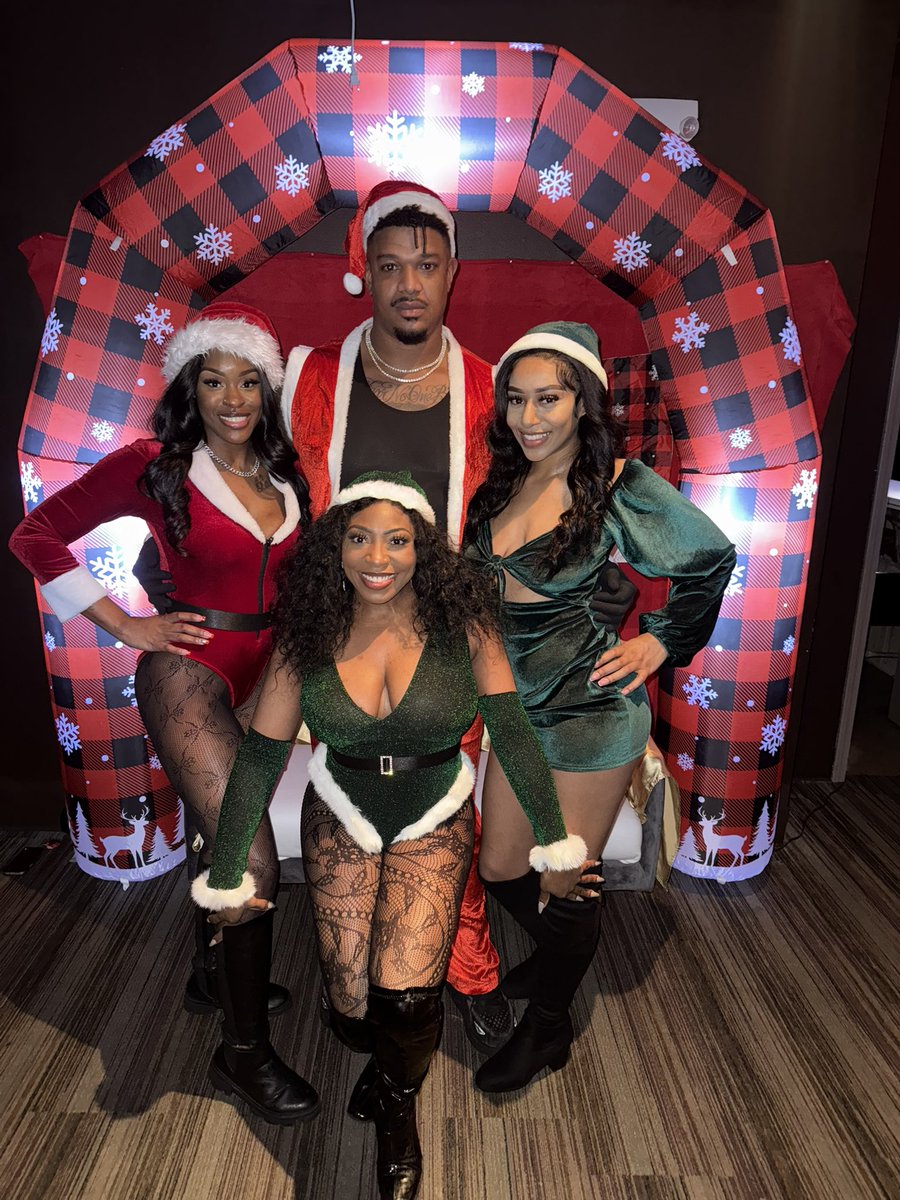TrapezeClub's tweet photo. ATL:πWant a photo with Sexy Santa? Sexy Santa and his naughty helpers are in the building!π
πΎ
#trapezefortlauderdale #trapezeatlanta #lifestyleclub #lifestyleparties #atlantaparties https://t.co/m8i0ajQpTV