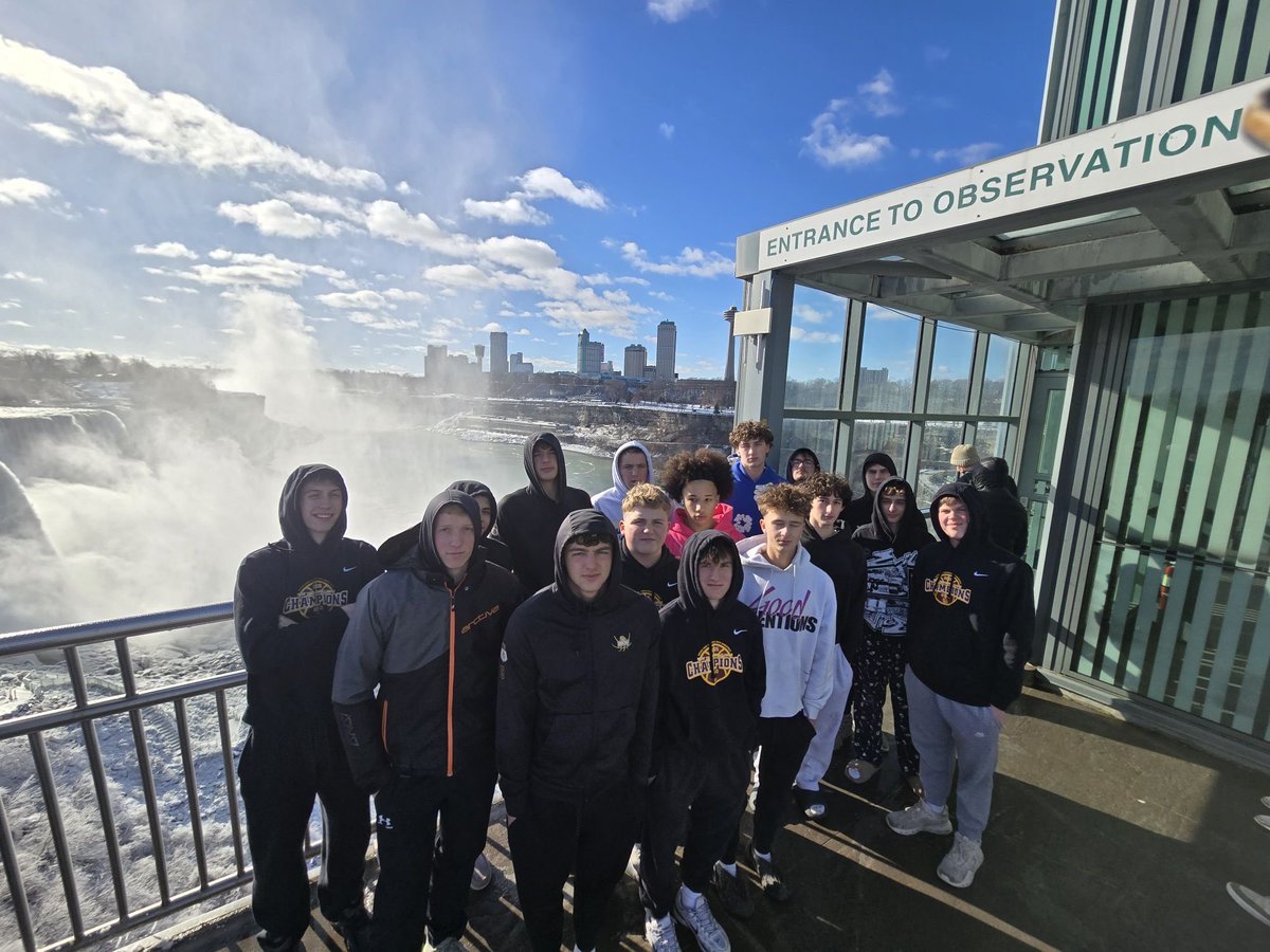 TheTG3's tweet image. BKW boys basketball western road trip starts in the right fashion with a 59 to 58 win over Niagara Falls high school! Next up is Bishop Timon at 2 PM on Saturday.@Wrighteous_One